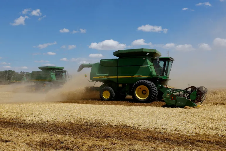 روسيا تشحن 200 ألف طن حبوب مجانية إلى 6 دول أفريقية