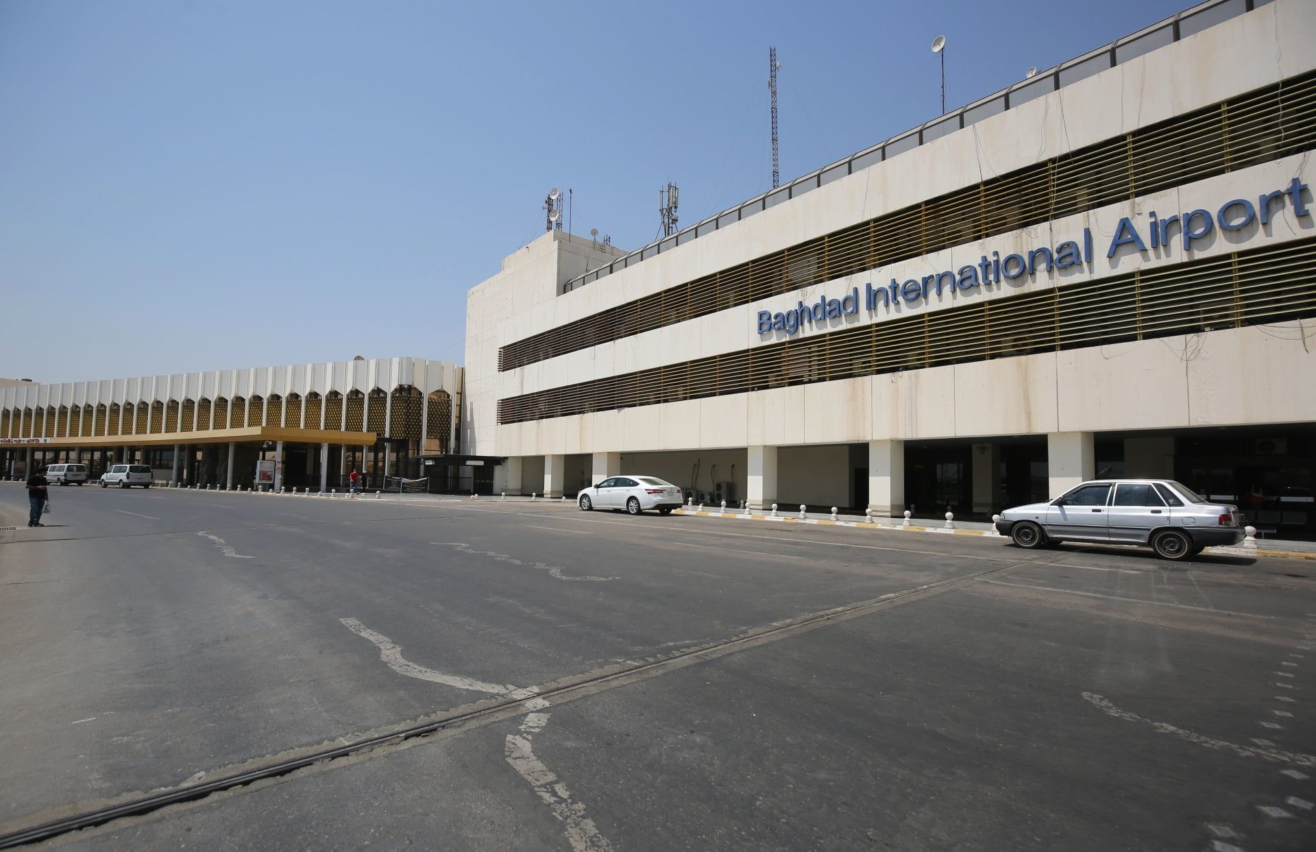 وزير النقل يعلن فتح مطار بغداد الدولي أمام المواطنين نهاية حزيران