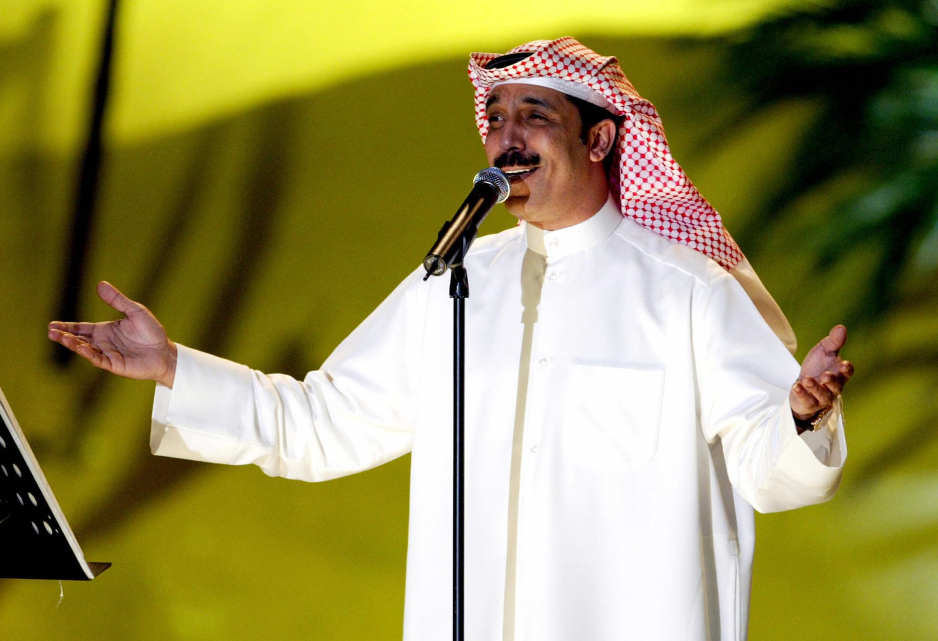 منشور لابنة عبد الله رويشد يثير القلق حول وضع والدها الصحي