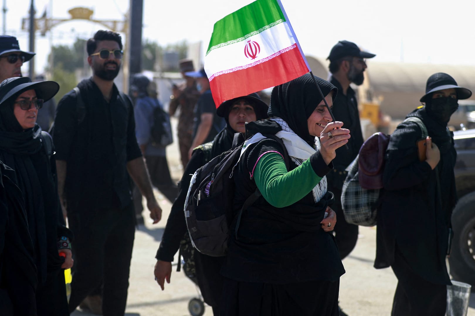 إعلام إيراني: مساع إيرانية لشراء وتملّك أراضٍ عراقية والسبب؟